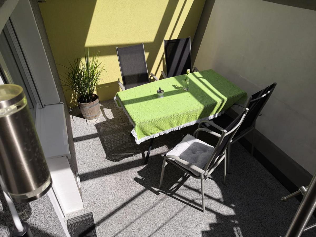 Taunusrast-Usi Apartment Usingen Exterior photo